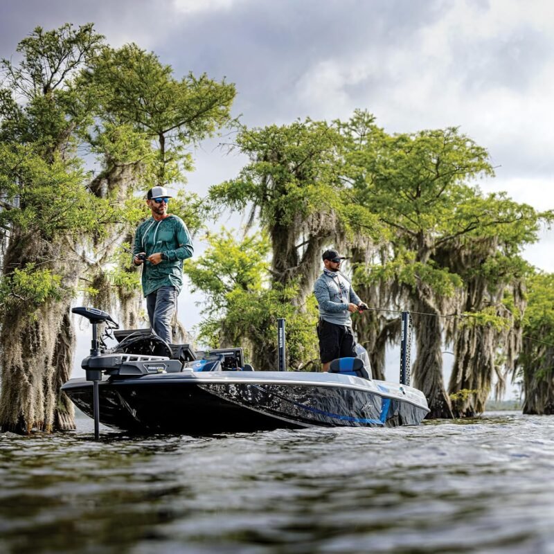 Minn Kota 1358975 Ulterra Bow-Mount Trolling Motor with Dual Spectrum Chirp Sonar, Wireless Remote, 80 Lb. Thrust, 45 in. Shaft, Freshwater - Image 8